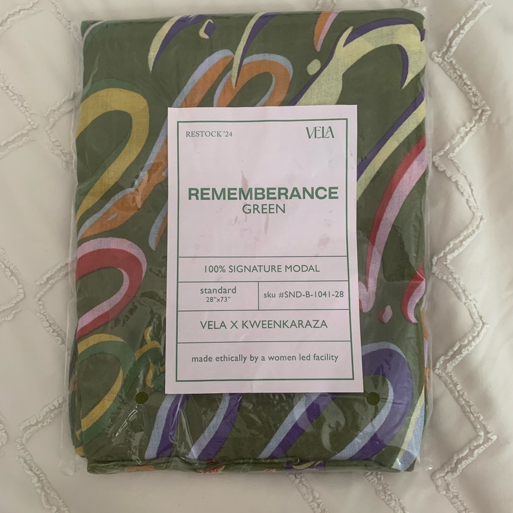 Vela scarves remembrance green